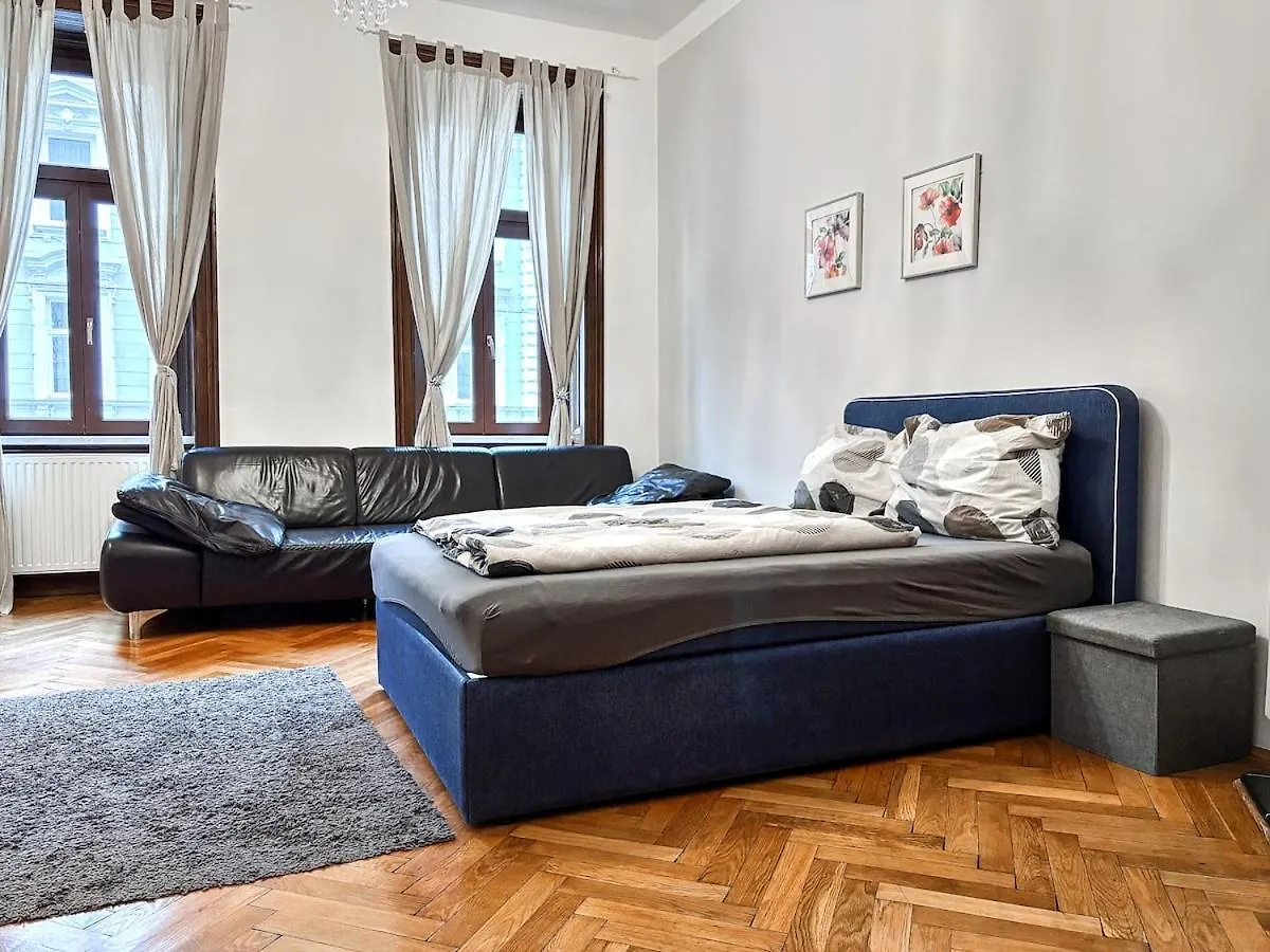 Apartment At Westbahnhof I Close To Shopping Street & Metro Vienna