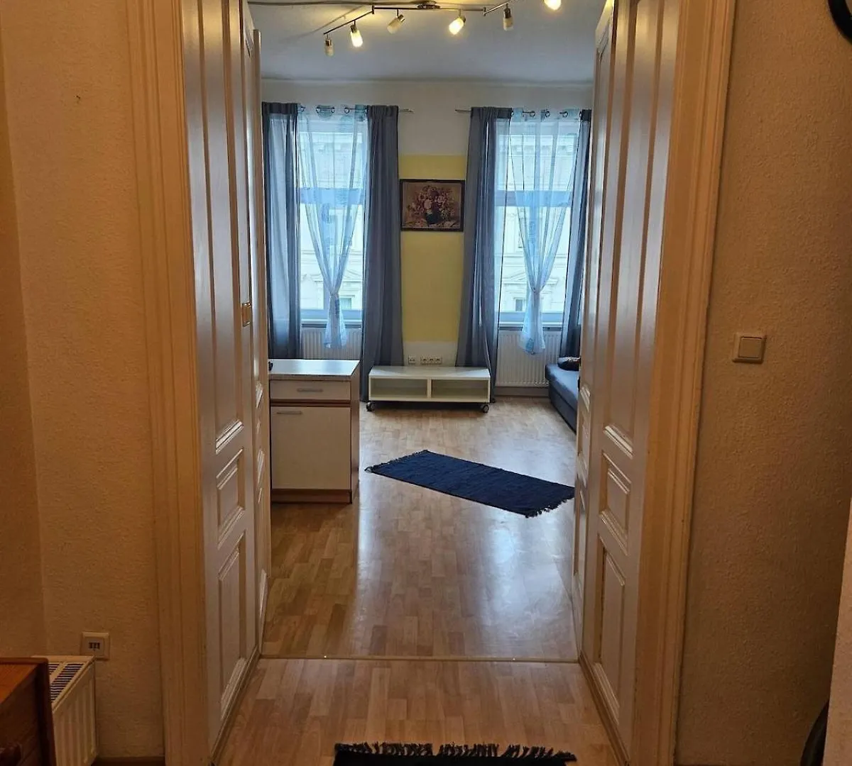 Apartment At Westbahnhof I Close To Shopping Street & Metro Vienna Austria