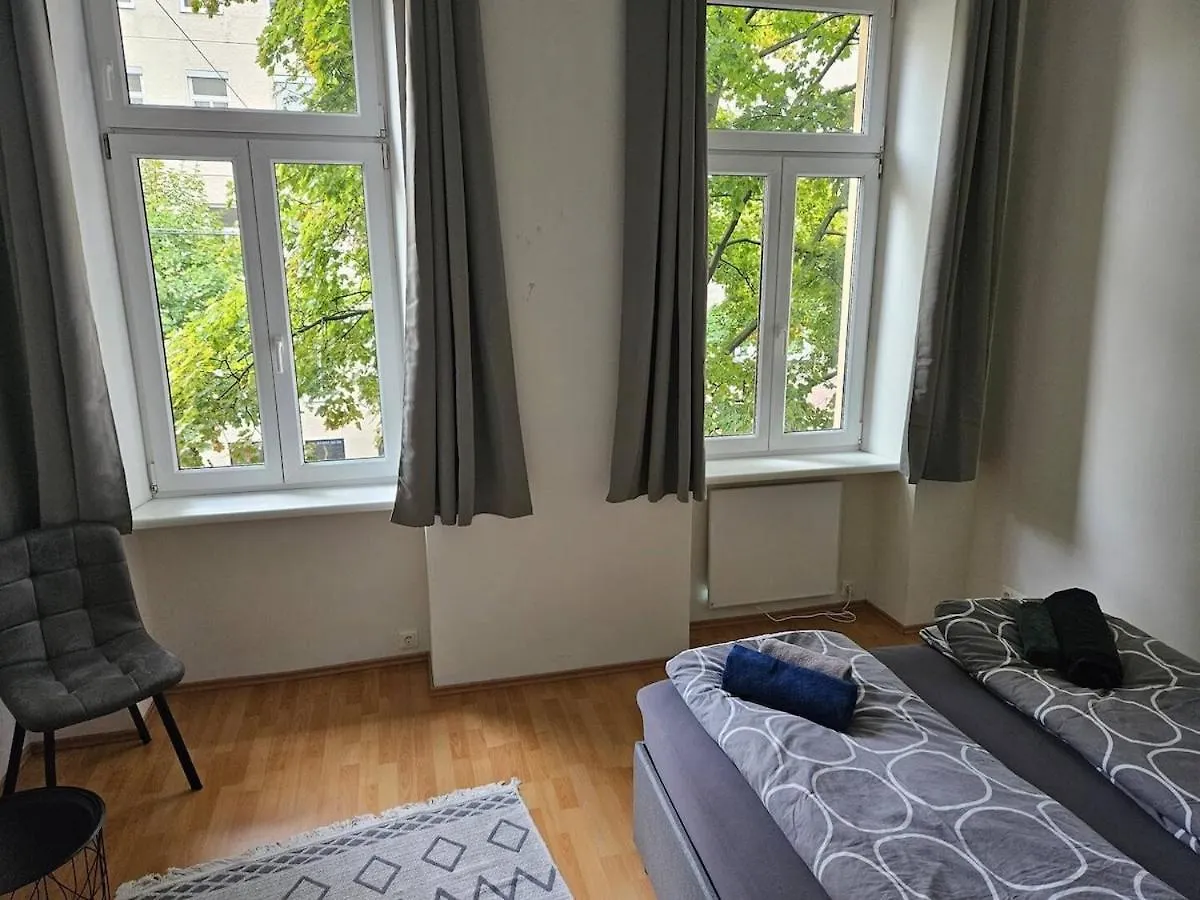 Apartment At Westbahnhof I Close To Shopping Street & Metro Vienna